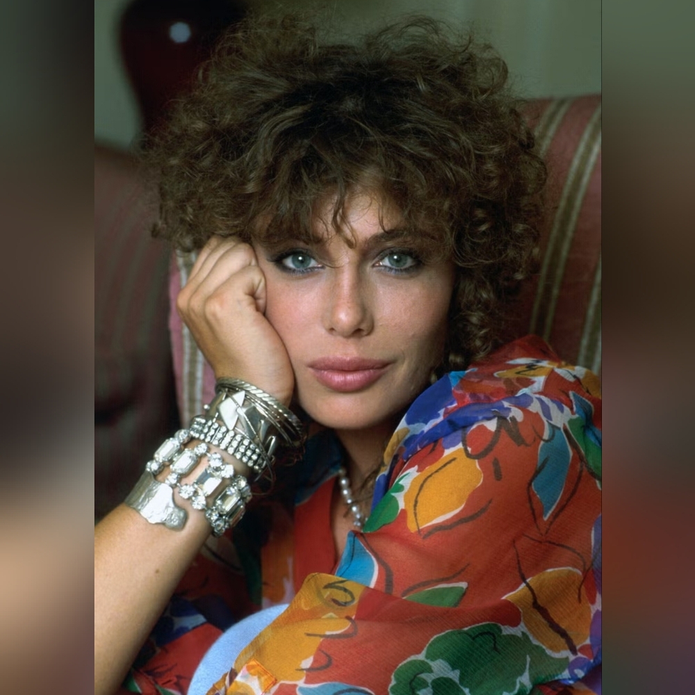 📼☎️ 💄👑Celebrating the 1980s! 🪭💍💎📿 - Picture 7 of 16
